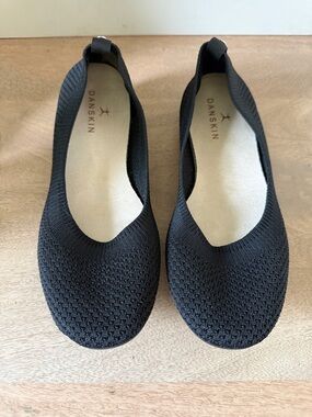 NWOT Danskin Black Knit Slip-On Ballet Flats Size 7